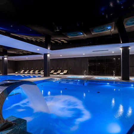 Green Mountain 5* Hotel Karpacz Esterno foto The swimming pool at the hotel