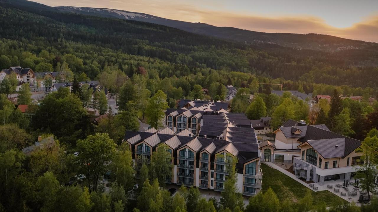 Green Mountain 5* Hotel Karpacz Esterno foto Residential complex in the village of Kaskovo, 2019