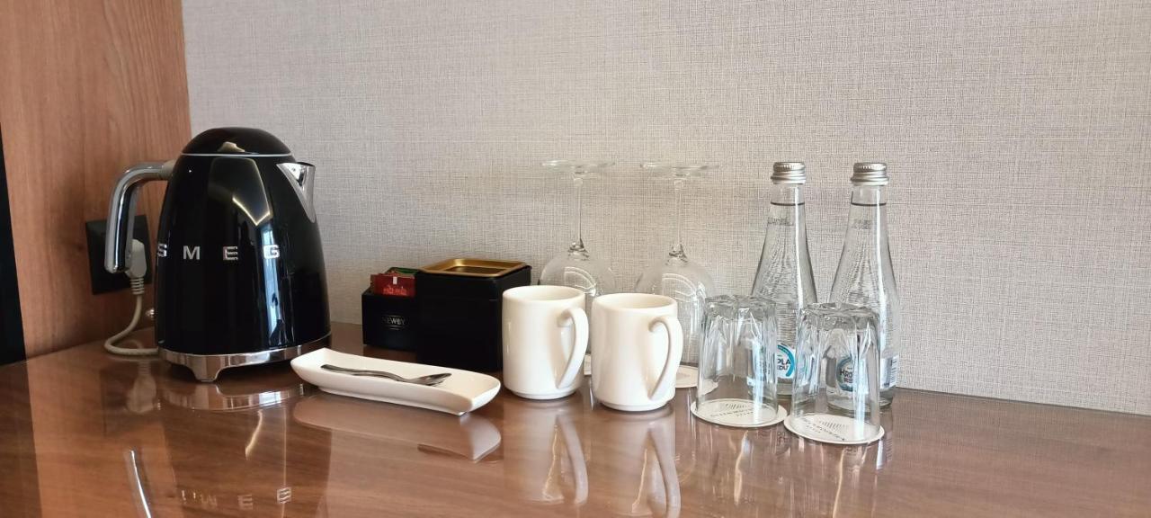 Green Mountain 5* Hotel Karpacz Esterno foto Bottled water in a hotel room