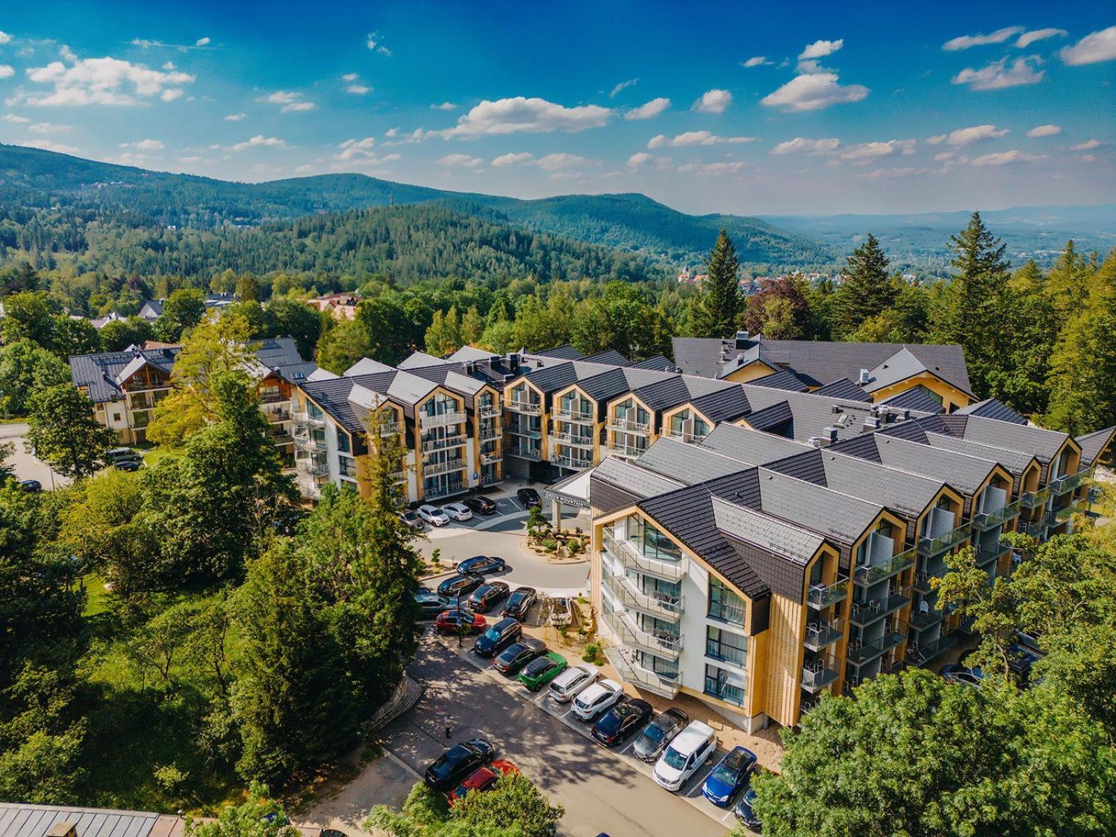 Green Mountain 5* Hotel Karpacz Esterno foto Aerial view of the hotel
