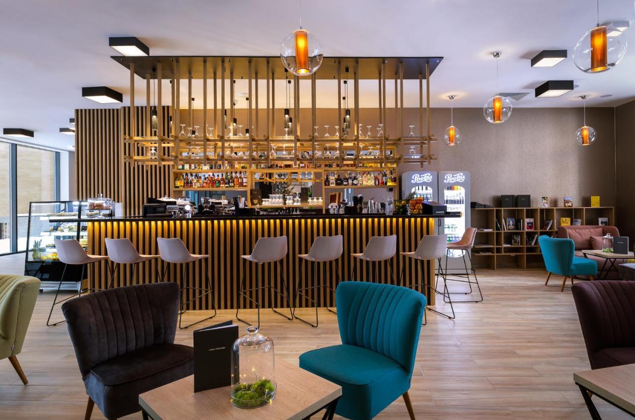 Green Mountain 5* Hotel Karpacz Esterno foto The lounge at the airport